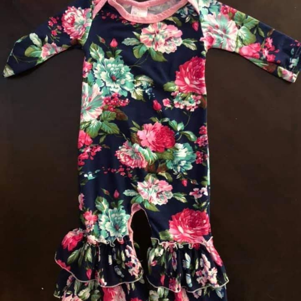 iso posh peanut navy floral